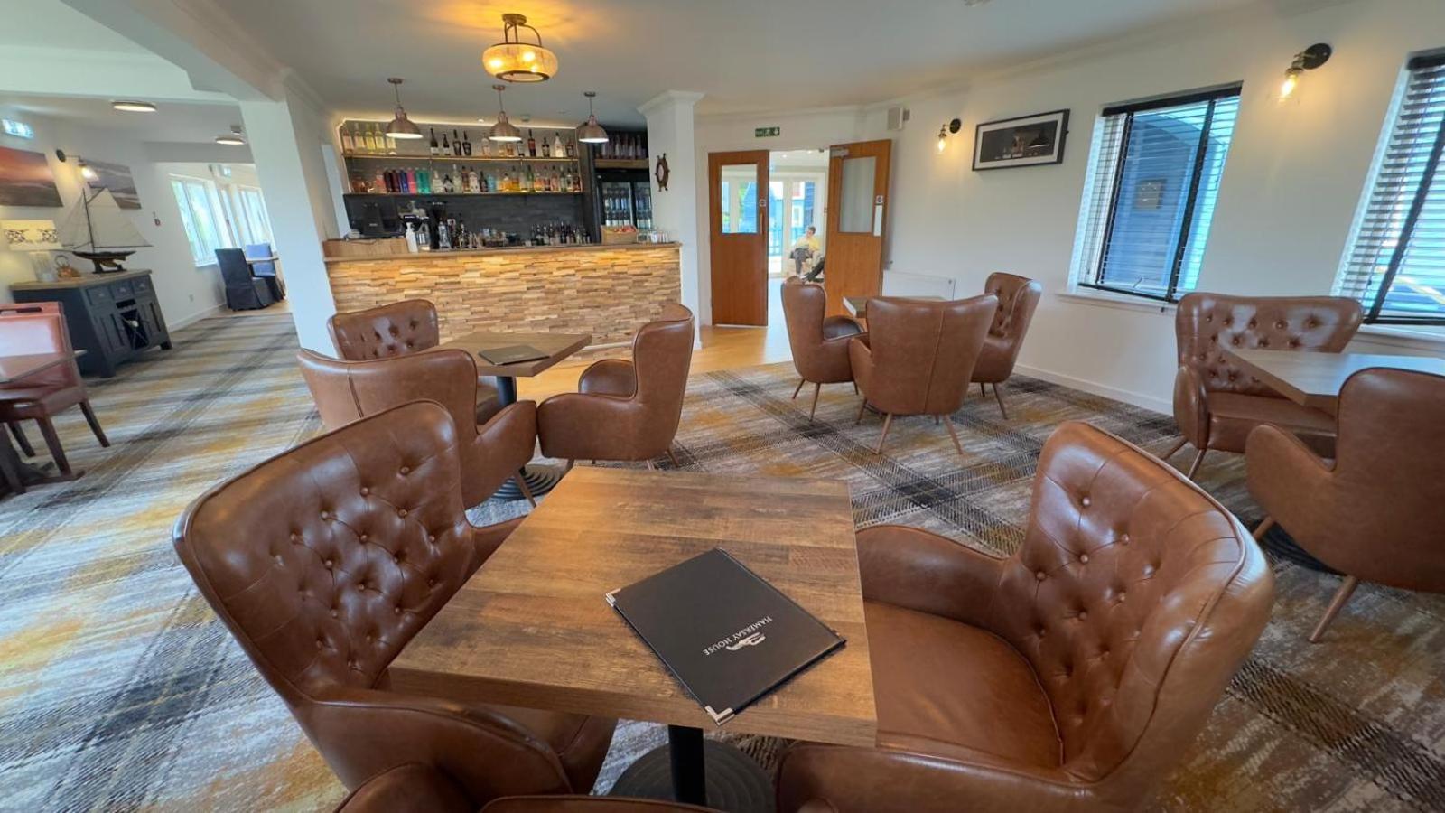 Hamersay Hotel Lochmaddy Eksteriør billede